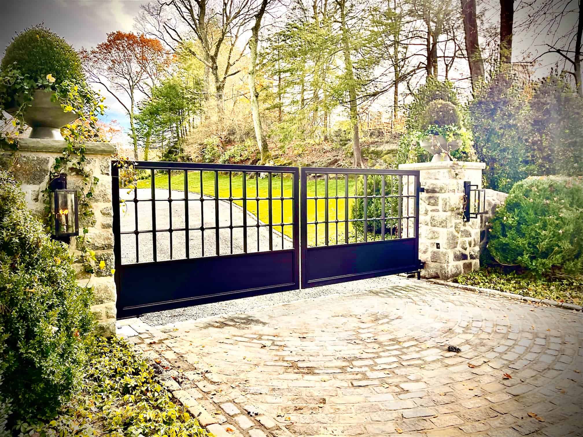 Customiron Integratedpillars Scaled 1